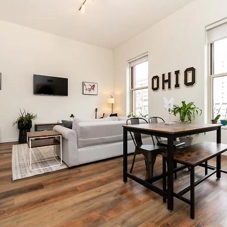 Appartamento Cle Downtown Fun-Work, Play, Relax Airjet Retreat Cleveland Esterno foto